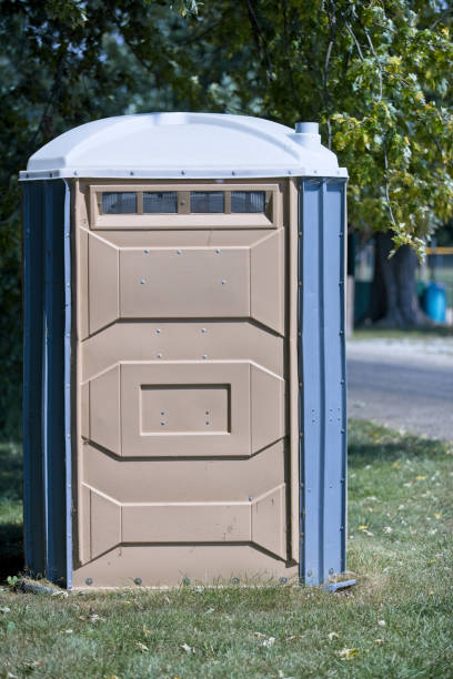 Porta potty delivery and setup in Logansport, LA